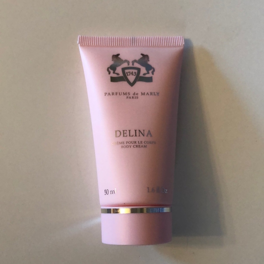 Parfums de Marly Delina Pink Body Cream - Picture 3 of 6